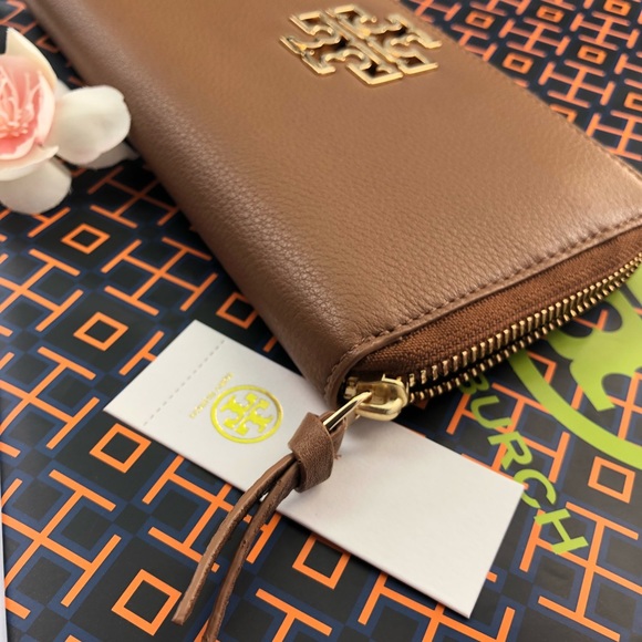 Tory Burch Britten Zip Continental Wallet - Picture 2 of 5